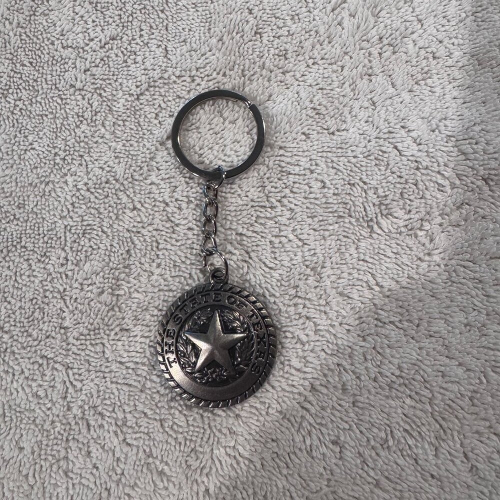 State Of Texas Silver Tone Metal Keychain With Star Emblem & Engraved Text